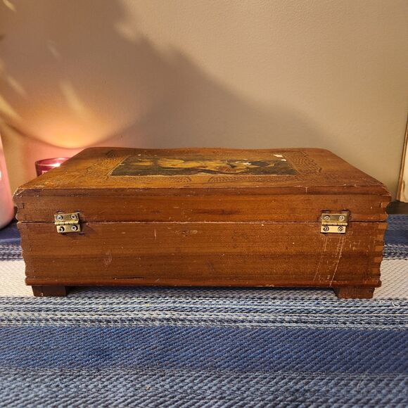 Vintage Carved Wooden Jewelry Trinket Box with Hunting Spaniel Dog Decal/Litho - Picture 7 of 9